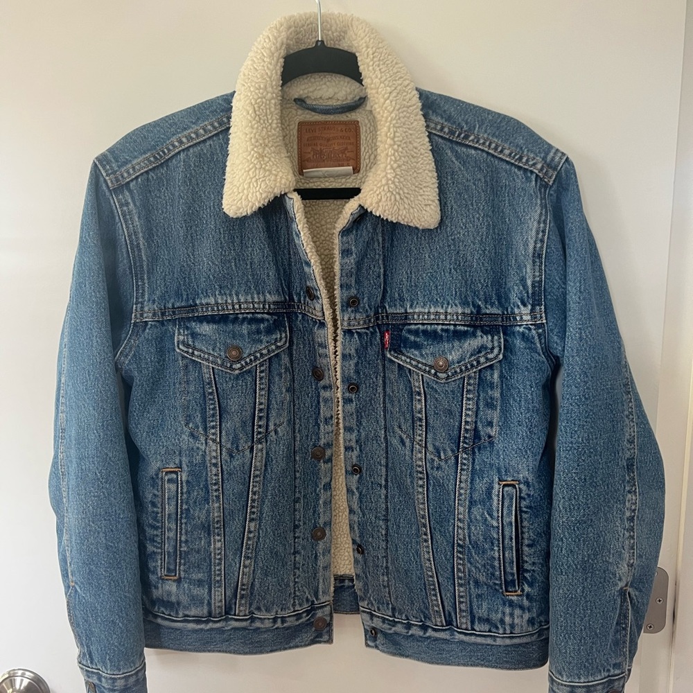 Levi’s ex-boyfriend trucker jacket